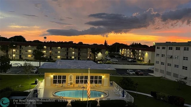 1 of 46 - 810 Se 7th St 303, Deerfield Beach, FL