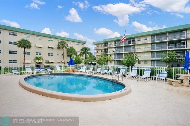 4 of 46 - 810 Se 7th St 303, Deerfield Beach, FL