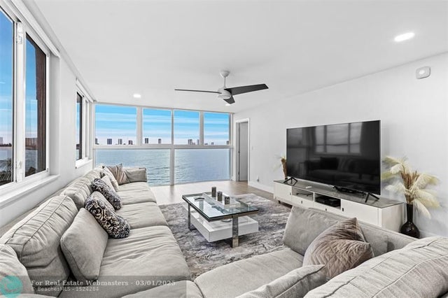 4 of 40 - 301 Lake Shore Drive 401, Lake Park, FL