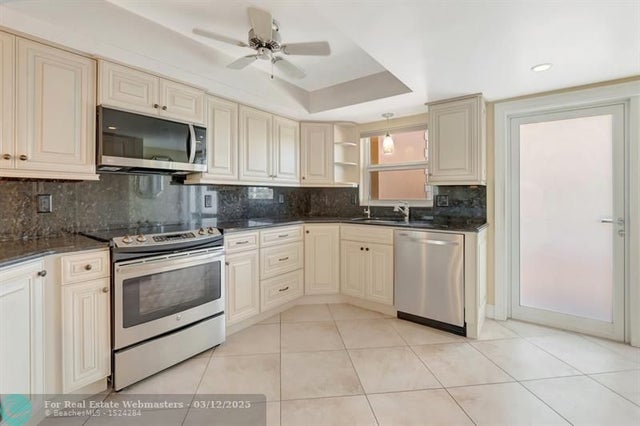 5 of 46 - 725 N Riverside Dr 205, Pompano Beach, FL