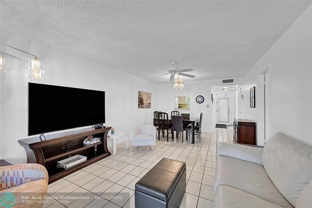 2 of 20 - 9421 Sunrise Lakes Blvd 101, Sunrise, FL