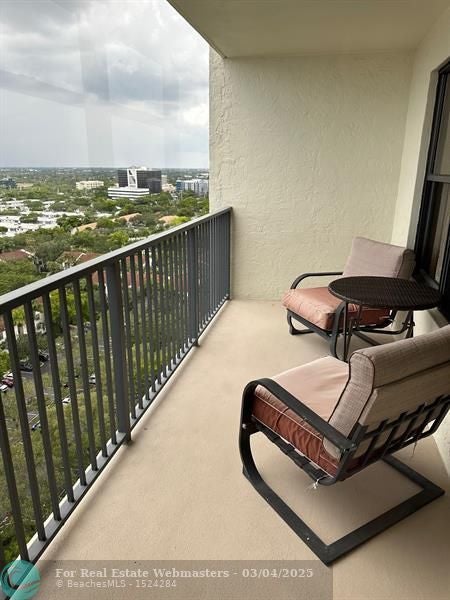 2 of 27 - 3200 Port Royale Drive N 2004, Fort Lauderdale, FL