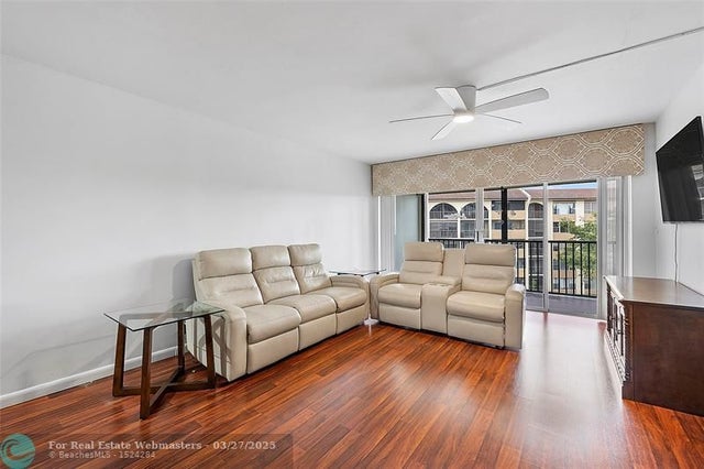 4 of 16 - 3955 N Nob Hill Rd 404, Sunrise, FL