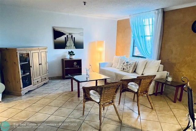 3 of 43 - 671 Ne 195th St 403e, Miami, FL