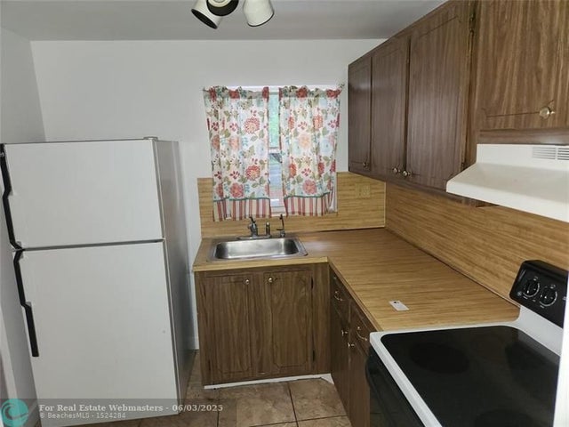 5 of 38 - 9601 Sunrise Lakes Blvd 208, Sunrise, FL