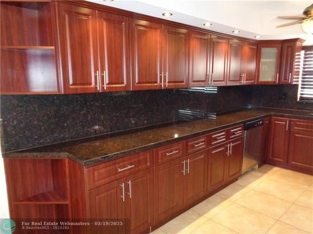 3 of 7 - 9321 Sunrise Lakes Blvd 106, Sunrise, FL