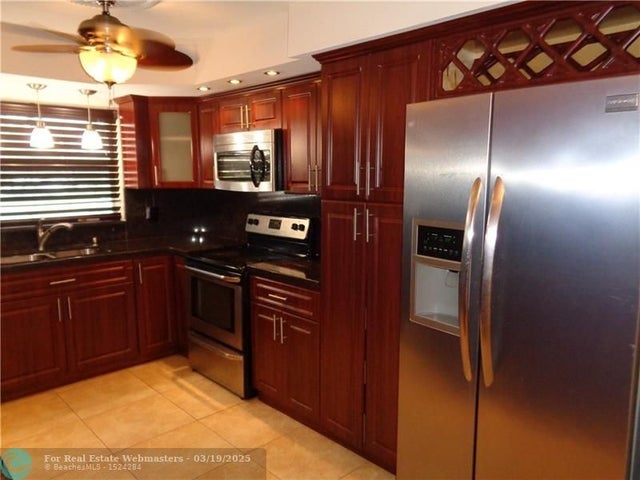 4 of 7 - 9321 Sunrise Lakes Blvd 106, Sunrise, FL