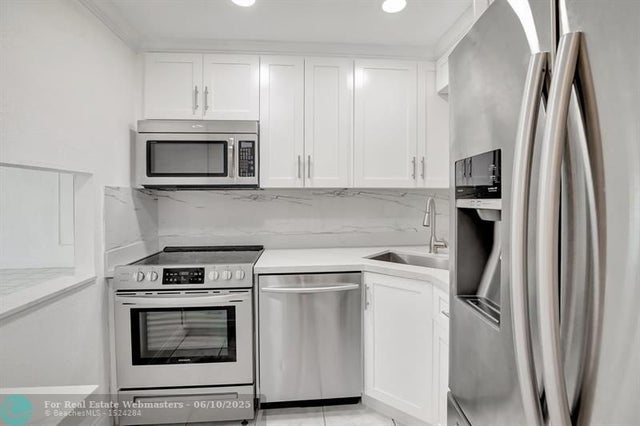 1 of 61 - 8000 N Sunrise Lakes Dr 207, Sunrise, FL