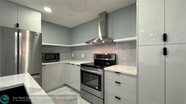 2 of 24 - 3005 1/2 Nw 68th St 9d, Fort Lauderdale, FL