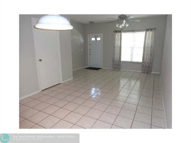 3 of 18 - 51 Whitehead Cir 51, Weston, FL