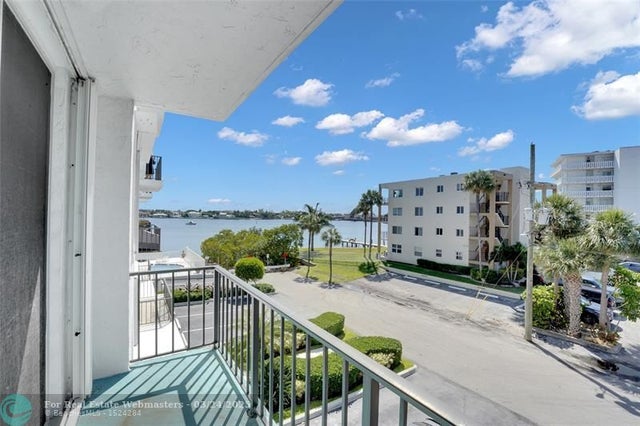 1 of 38 - 301 Croton Ave 302, Lantana, FL