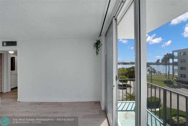3 of 38 - 301 Croton Ave 302, Lantana, FL