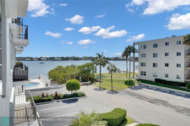 5 of 38 - 301 Croton Ave 302, Lantana, FL