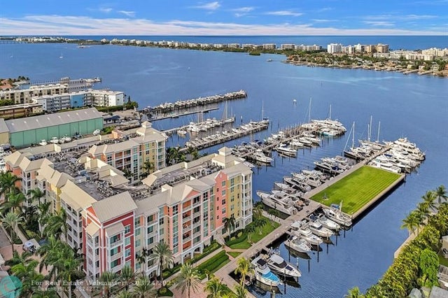 4 of 44 - 804 E Windward Way 521, Lantana, FL