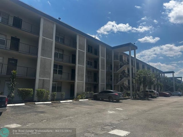 1 of 15 - 4898 Nw 29th Ct 409, Lauderdale Lakes, FL