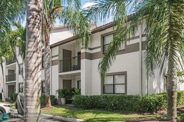 1 of 10 - 530 S Park Rd 22-11, Hollywood, FL