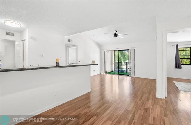 2 of 10 - 530 S Park Rd 22-11, Hollywood, FL