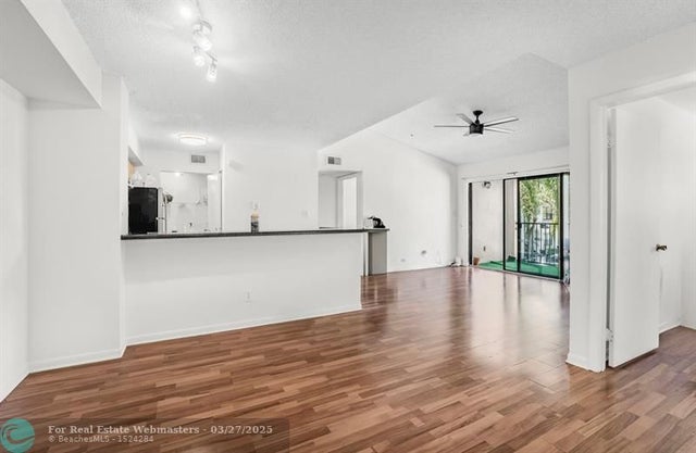 3 of 10 - 530 S Park Rd 22-11, Hollywood, FL