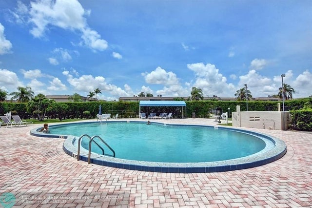 3 of 41 - 715 Lori Dr 315, Palm Springs, FL