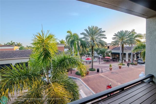1 of 53 - 4883 Pga Blvd 202, Palm Beach Gardens, FL