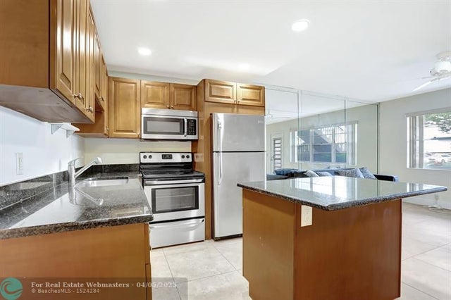 2 of 38 - 275 Markham M 275, Deerfield Beach, FL