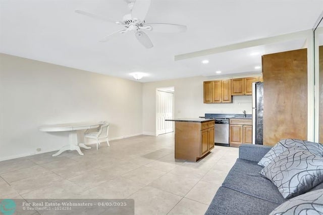 3 of 38 - 275 Markham M 275, Deerfield Beach, FL