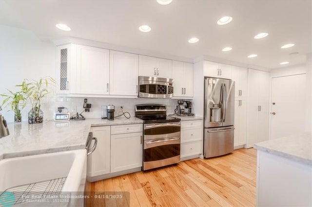 4 of 29 - 9660 W Bay Harbor Dr 4b, Bay Harbor Islands, FL