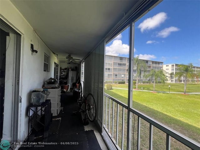 3 of 8 - 4700 Washington St 210, Hollywood, FL