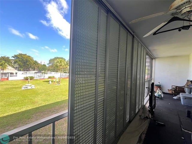 4 of 8 - 4700 Washington St 210, Hollywood, FL