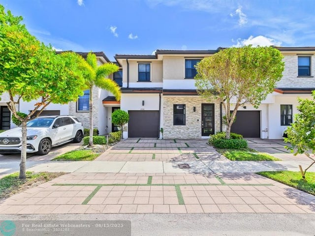 2 of 47 - 15591 Nw 91st Ct, Miami Lakes, FL