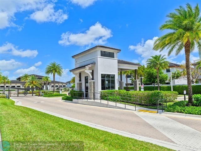 5 of 47 - 15591 Nw 91st Ct, Miami Lakes, FL