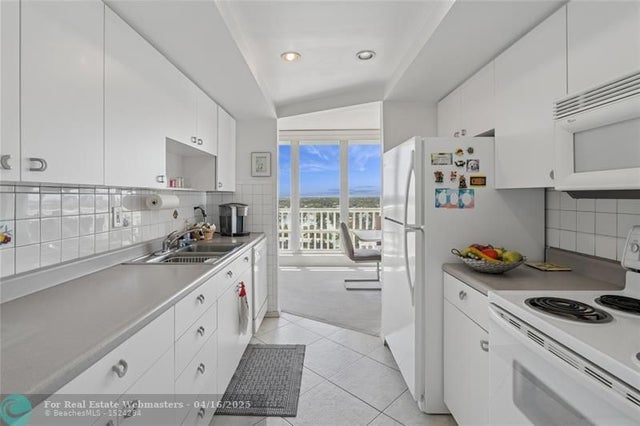 4 of 20 - 4020 Galt Ocean Dr 1101, Fort Lauderdale, FL
