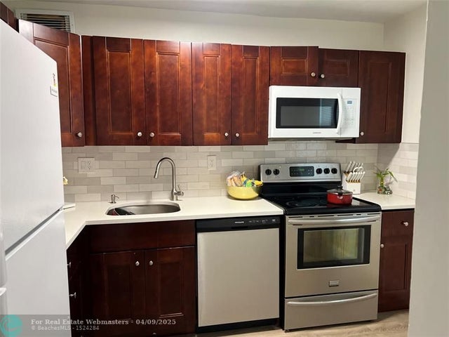 2 of 13 - 1061 Nw 45th St 8, Deerfield Beach, FL