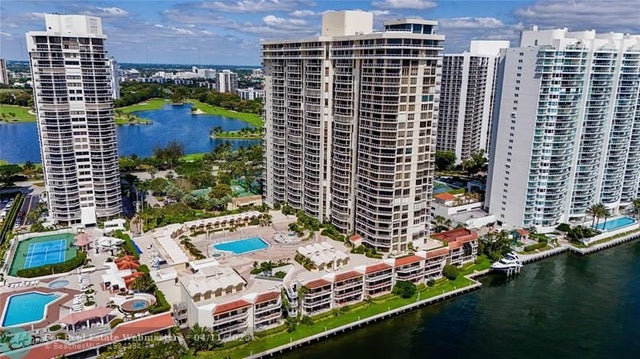 1 of 35 - 20191 E Country Club Dr 510, Miami, FL