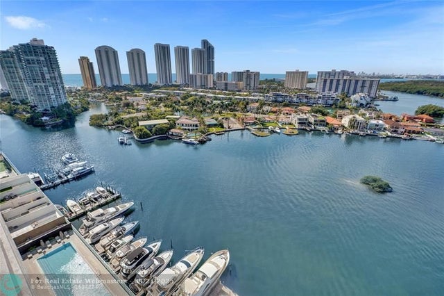 4 of 90 - 400 Sunny Isles Blvd 2005, Sunny Isles Beach, FL