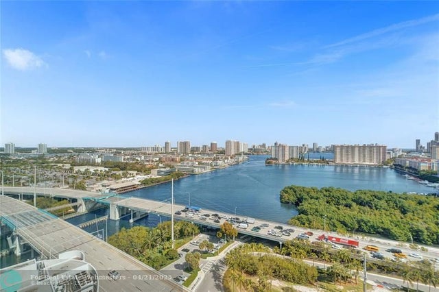 5 of 90 - 400 Sunny Isles Blvd 2005, Sunny Isles Beach, FL