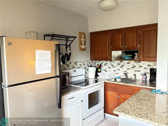 5 of 20 - 120 Ne 20th Ave 2, Deerfield Beach, FL