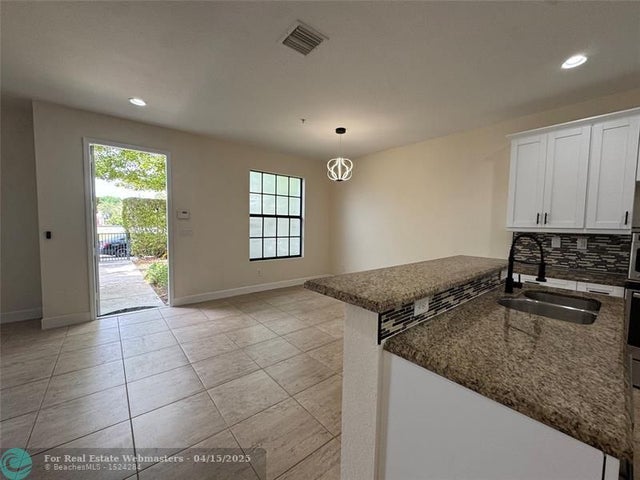 4 of 34 - 749 Sw 3rd Ave 749, Pompano Beach, FL