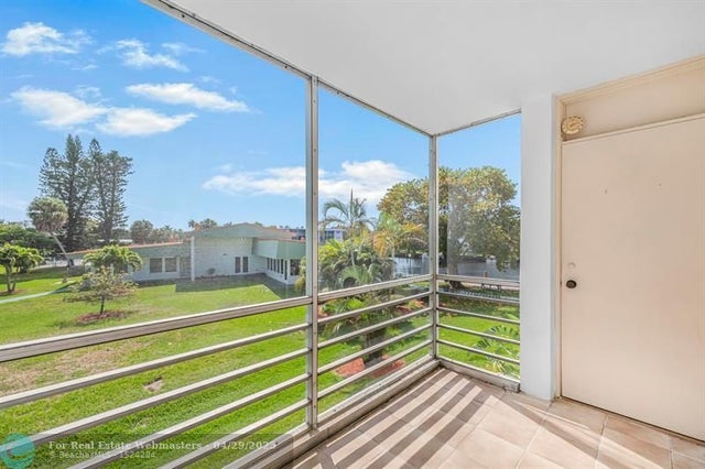 1 of 32 - 2751 Taft St 208, Hollywood, FL