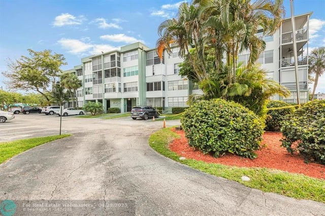 2 of 32 - 2751 Taft St 208, Hollywood, FL