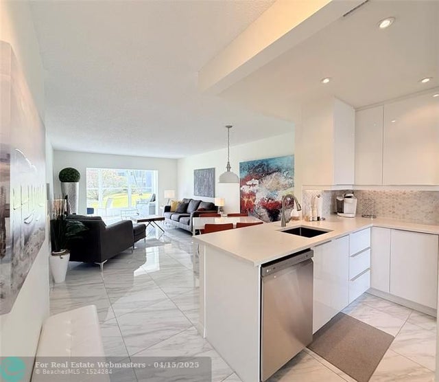 4 of 65 - 4706 Nw 36th St 412-s, Lauderdale Lakes, FL