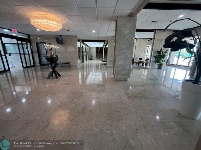 5 of 25 - 300 Bayview Dr 1809, Sunny Isles Beach, FL