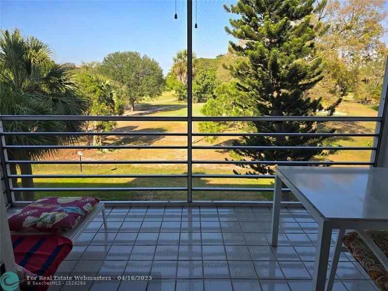 535 Oaks Dr. 308, Pompano Beach