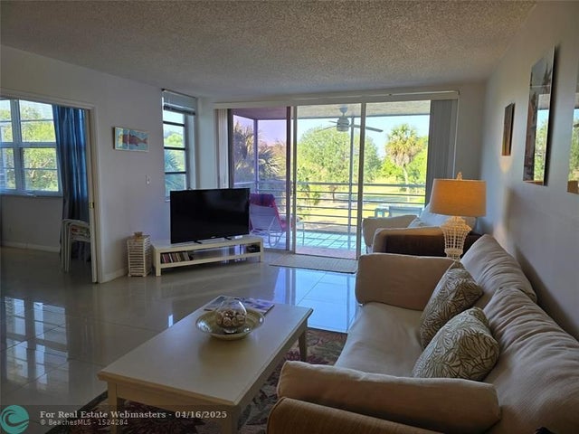 4 of 17 - 535 Oaks Dr. 308, Pompano Beach, FL