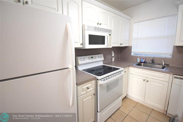 3 of 20 - 3051 Sunrise Lakes Dr 311, Sunrise, FL