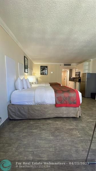 4 of 43 - 19201 Collins Ave 1122, North Miami Beach, FL
