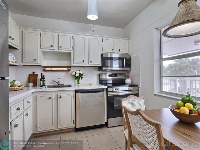 4 of 16 - 7805 W Atlantic Blvd 207, Margate, FL