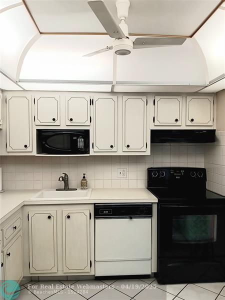 3 of 39 - 1055 Country Club Dr 301, Margate, FL