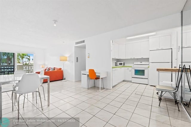 4 of 26 - 1901 S Ocean Dr 101, Hollywood, FL