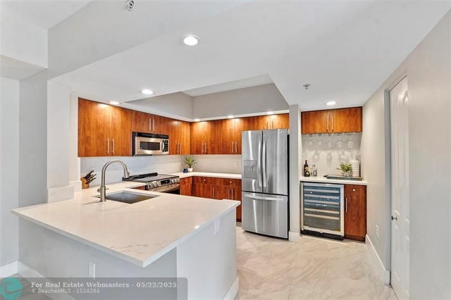 5 of 37 - 110 N Federal Hwy 1403, Fort Lauderdale, FL